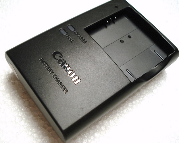 Genuine Canon 6213B001 6213B001AA Original AC DC Battery camera Charger